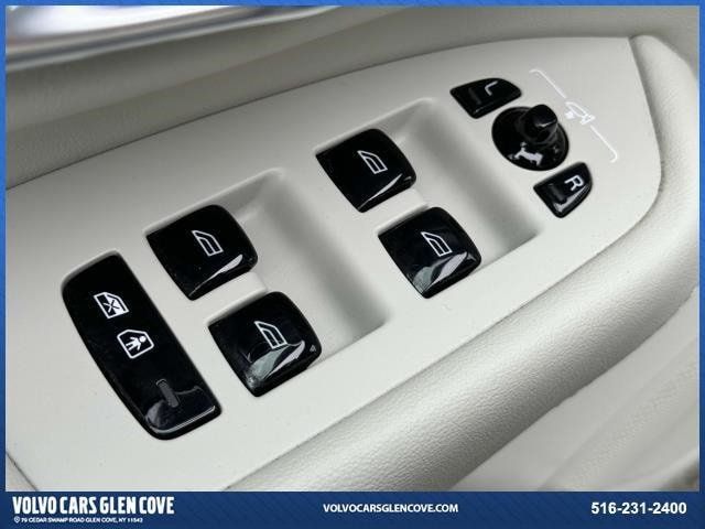 2022 Volvo XC90 Recharge Plug-In Hybrid T8 Inscription 6 Passenger - 22268743 - 17