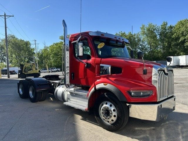 2022 Western Star 49X 2022 WESTERN STAR 49X DAY CAB - 23035615 - 1
