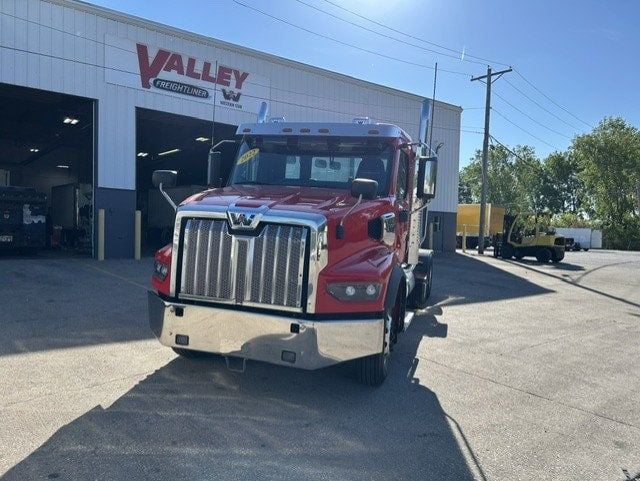 2022 Western Star 49X 2022 WESTERN STAR 49X DAY CAB - 23035615 - 2