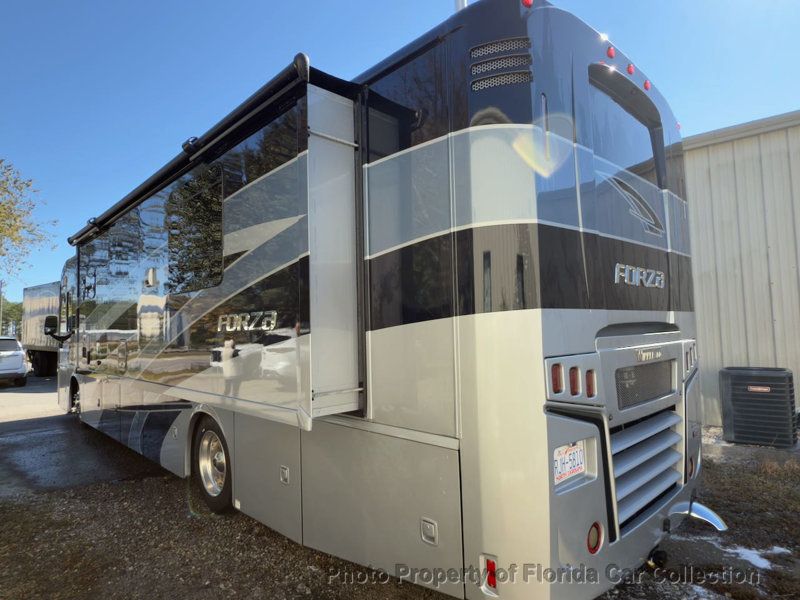 2022 Freightliner XC-S Straight Rail Rear Engine Motor Home Chassis photo 4