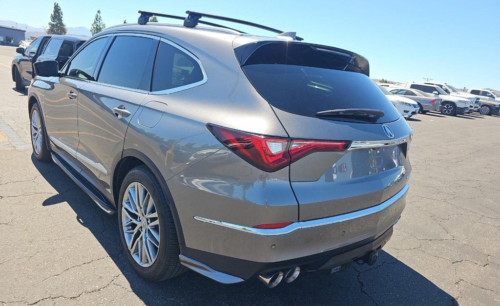 2023 Acura MDX SH-AWD Advance photo 5