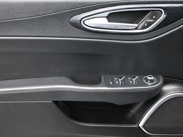 2023 Alfa Romeo Giulia RWD - 22990394 - 12