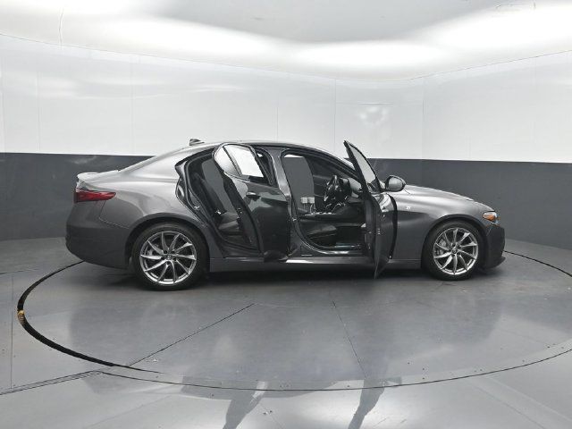2023 Alfa Romeo Giulia Ti RWD - 23080085 - 35