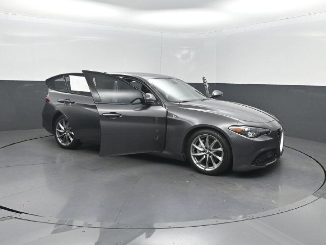2023 Alfa Romeo Giulia Ti RWD - 23080085 - 36
