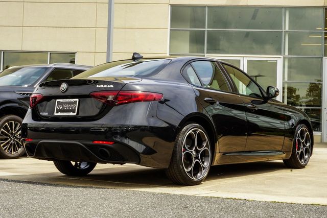 2023 Alfa Romeo Giulia Veloce AWD - 23015454 - 11