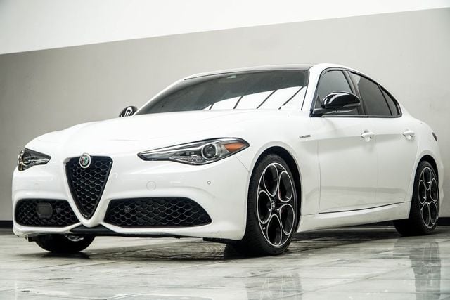 2023 Alfa Romeo Giulia Veloce RWD - 22971330 - 3