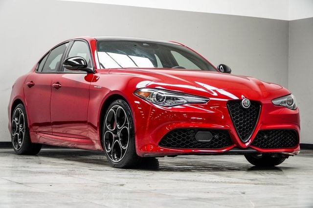 2023 Alfa Romeo Giulia Veloce RWD - 22981942 - 3