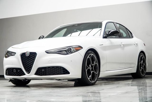 2023 Alfa Romeo Giulia Veloce RWD - 23022113 - 10