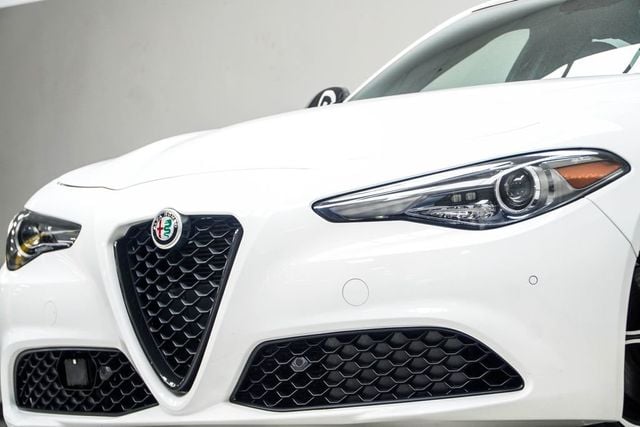 2023 Alfa Romeo Giulia Veloce RWD - 23022113 - 1