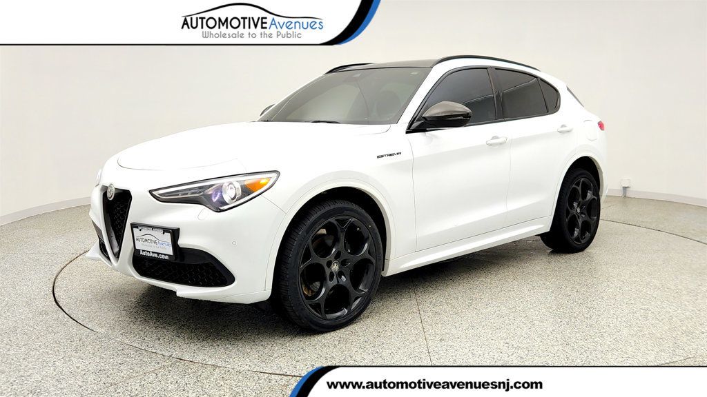 2023 Alfa Romeo Stelvio Estrema AWD w/ Active Assist Plus Package  - 23028070 | Video 1