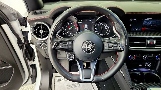 2023 Alfa Romeo Stelvio Estrema AWD w/ Active Assist Plus Package  - 23028070 - 13