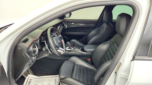 2023 Alfa Romeo Stelvio Estrema AWD w/ Active Assist Plus Package  - 23028070 - 20