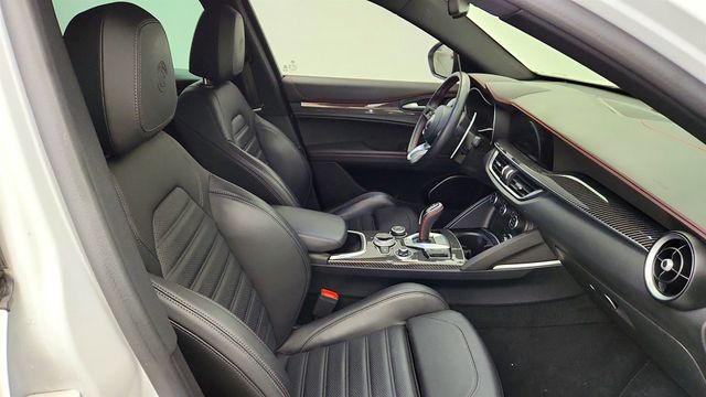 2023 Alfa Romeo Stelvio Estrema AWD w/ Active Assist Plus Package  - 23028070 - 24