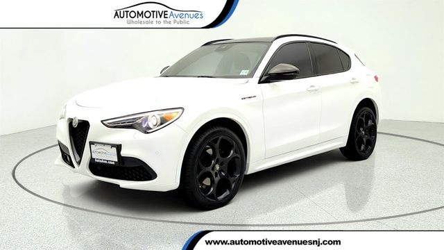 2023 Alfa Romeo Stelvio Estrema AWD w/ Estrema Package & Active Assist Plus Pkg - 23046049 - 0