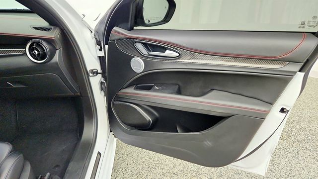 2023 Alfa Romeo Stelvio Estrema AWD w/ Estrema Package & Active Assist Plus Pkg - 23046049 - 26