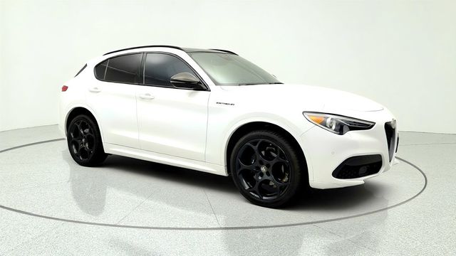 2023 Alfa Romeo Stelvio Estrema AWD w/ Estrema Package & Active Assist Plus Pkg - 23046049 - 2