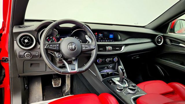 2023 Alfa Romeo Stelvio Sprint AWD w/ Red Leather Sport Seats & Gloss-Red Brake Calipers - 23033189 - 11
