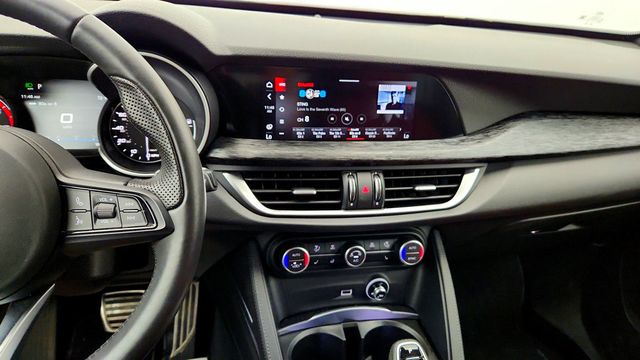 2023 Alfa Romeo Stelvio Sprint AWD w/ Red Leather Sport Seats & Gloss-Red Brake Calipers - 23033189 - 16