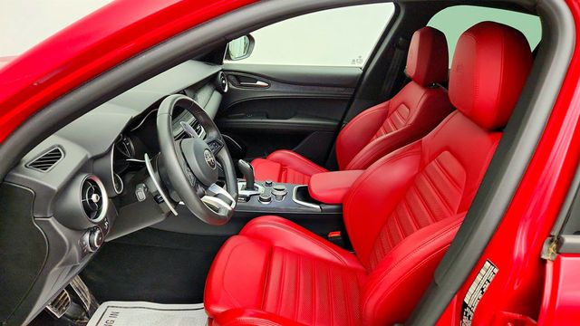 2023 Alfa Romeo Stelvio Sprint AWD w/ Red Leather Sport Seats & Gloss-Red Brake Calipers - 23033189 - 19