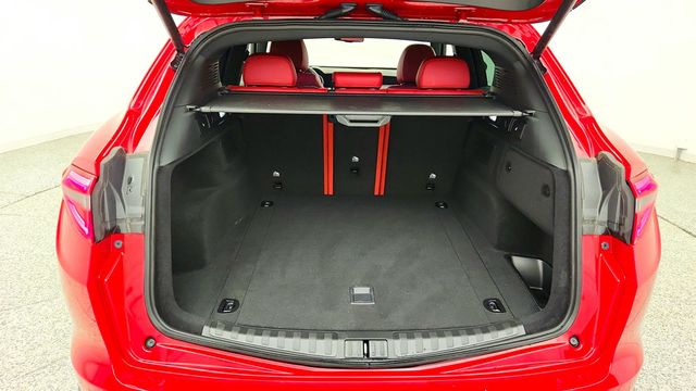 2023 Alfa Romeo Stelvio Sprint AWD w/ Red Leather Sport Seats & Gloss-Red Brake Calipers - 23033189 - 21