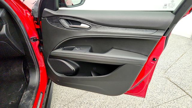 2023 Alfa Romeo Stelvio Sprint AWD w/ Red Leather Sport Seats & Gloss-Red Brake Calipers - 23033189 - 25