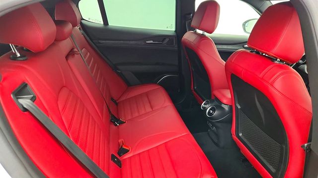 2023 Alfa Romeo Stelvio Sprint RWD w/ Red Leather Seats & Dual-Pane Sunroof - 23010701 - 23