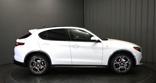 2023 Alfa Romeo Stelvio Ti AWD - 23071016 - 3
