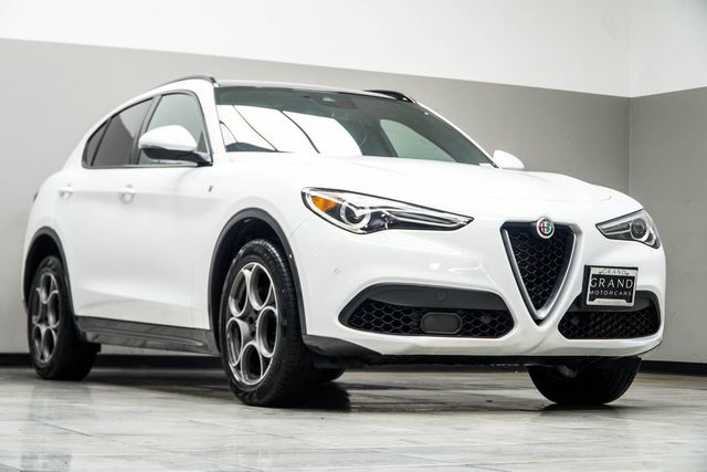 2023 Alfa Romeo Stelvio Ti AWD - 22997563 - 3