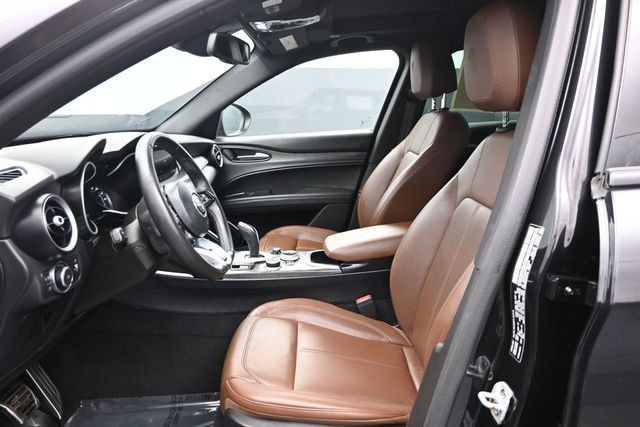 2023 Alfa Romeo Stelvio Ti AWD - 23007615 - 10