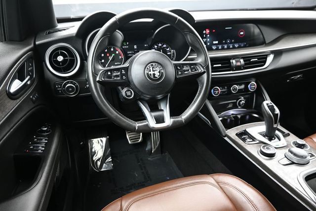 2023 Alfa Romeo Stelvio Ti AWD - 23007615 - 17
