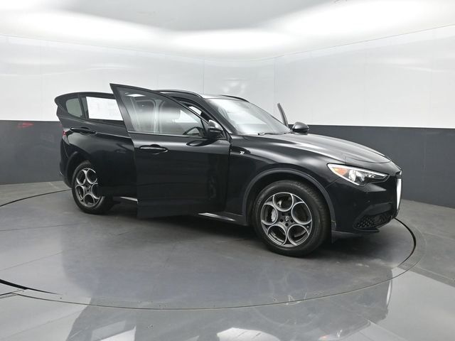 2023 Alfa Romeo Stelvio Ti AWD - 23007615 - 37