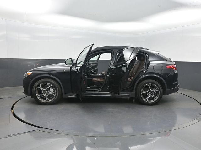 2023 Alfa Romeo Stelvio Ti AWD - 23007615 - 38