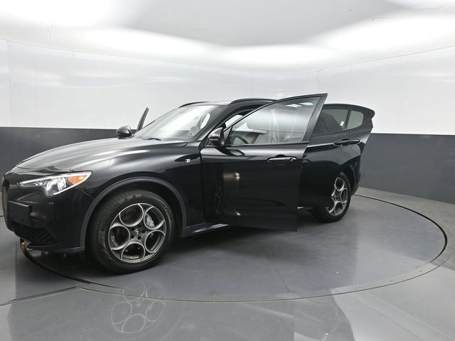 2023 Alfa Romeo Stelvio Ti AWD - 23013904 - 35