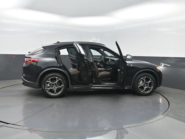 2023 Alfa Romeo Stelvio Ti AWD - 23013904 - 36