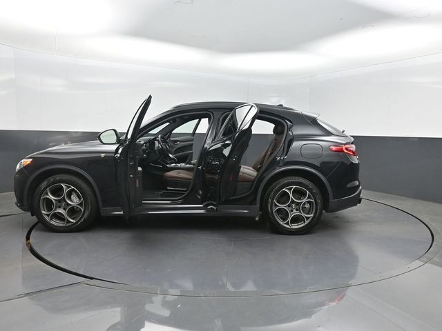 2023 Alfa Romeo Stelvio Ti AWD - 23013904 - 38