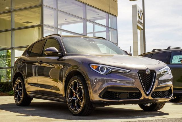 2023 Alfa Romeo Stelvio Ti AWD - 23006336 - 3