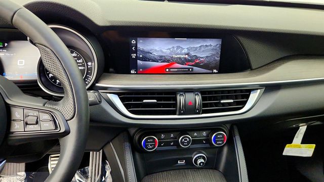 2023 Alfa Romeo Stelvio Ti AWD - 23073120 - 17