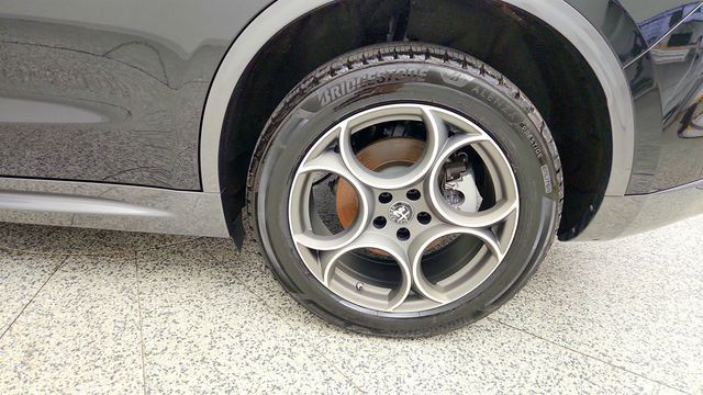 2023 Alfa Romeo Stelvio Ti AWD - 23073120 - 8