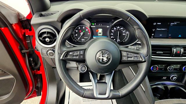 2023 Alfa Romeo Stelvio Ti AWD - 23082187 - 13