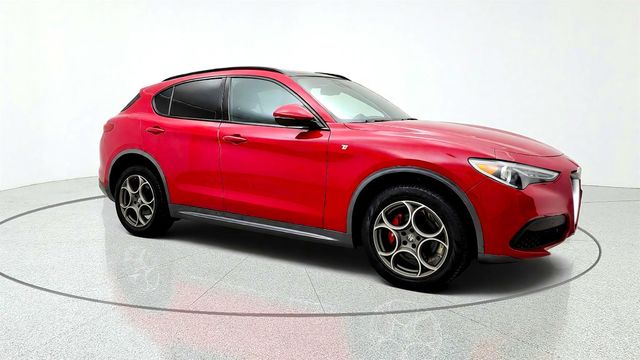 2023 Alfa Romeo Stelvio Ti AWD w/ Gloss-Red Calipers - 23082187 - 2