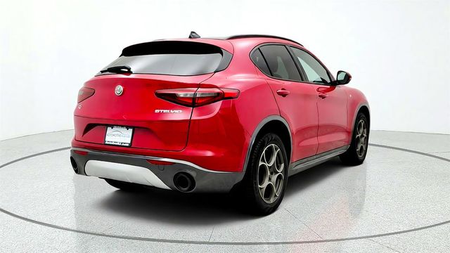 2023 Alfa Romeo Stelvio Ti AWD w/ Gloss-Red Calipers - 23082187 - 4