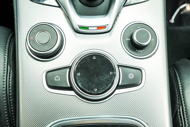 2023 Alfa Romeo Stelvio Veloce AWD - 22996379 - 24