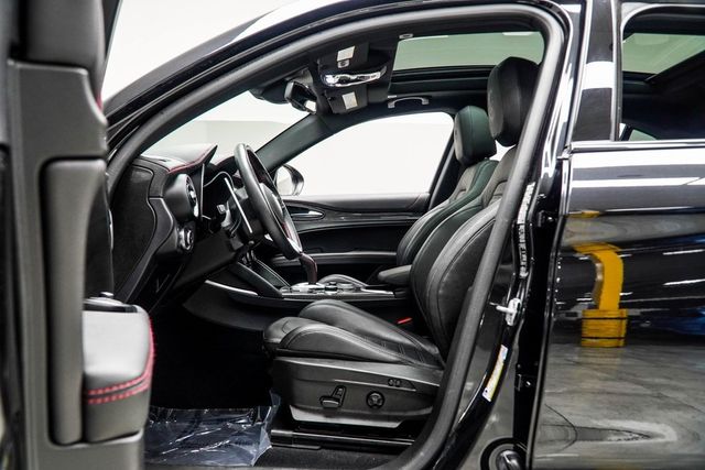 2023 Alfa Romeo Stelvio Veloce AWD - 22988365 - 39