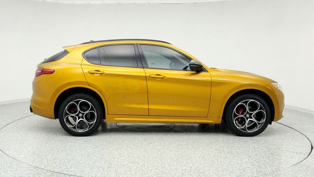 2023 Alfa Romeo Stelvio Veloce AWD - 22957031 - 3