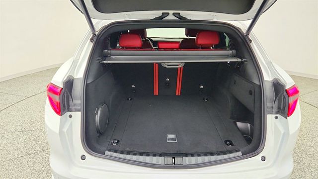 2023 Alfa Romeo Stelvio Veloce AWD w/ Active Assist Plus & harman/kardon Audio - 23041980 - 26