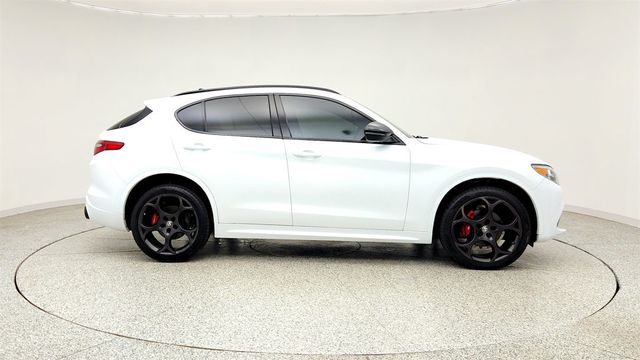 2023 Alfa Romeo Stelvio Veloce AWD w/ Active Assist Plus & harman/kardon Audio - 23041980 - 3