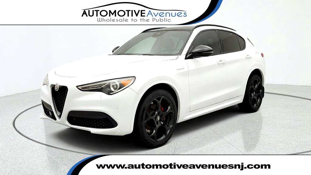 2023 Alfa Romeo Stelvio Veloce AWD w/ Active Assist Plus & Limited-Slip Differential - 23079264 | Video 1
