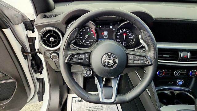 2023 Alfa Romeo Stelvio Veloce AWD w/ Active Assist Plus & Limited-Slip Differential - 23079264 - 13