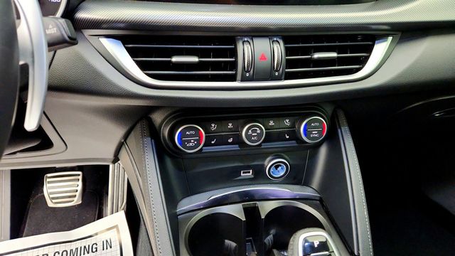 2023 Alfa Romeo Stelvio Veloce AWD w/ Active Assist Plus & Limited-Slip Differential - 23079264 - 17