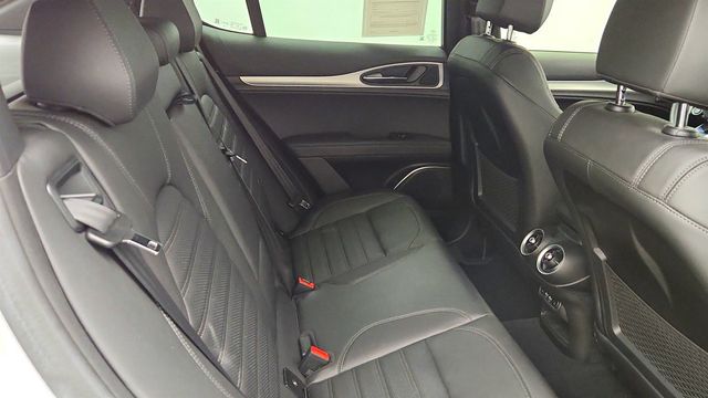 2023 Alfa Romeo Stelvio Veloce AWD w/ Active Assist Plus & Limited-Slip Differential - 23079264 - 22